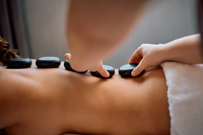 Hot Stone Massage bij Umi Nagi Wellness Maarssen